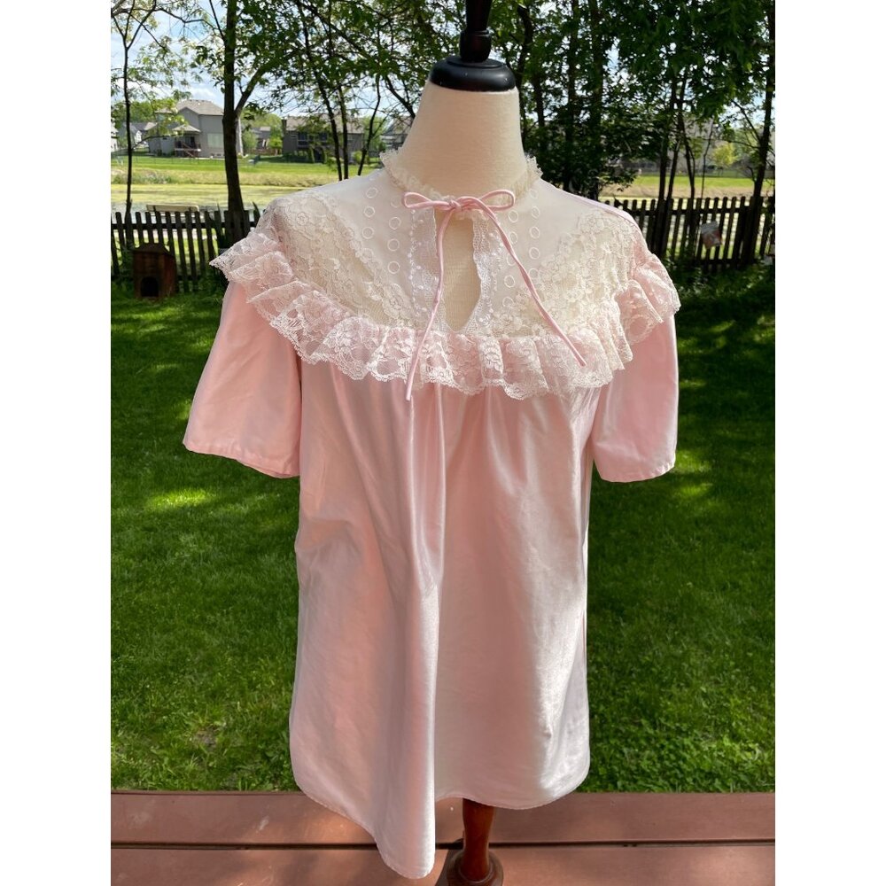 Vintage Monque Pink Nightgown With Lace Ruffle Neckline & Bow Detail Medium